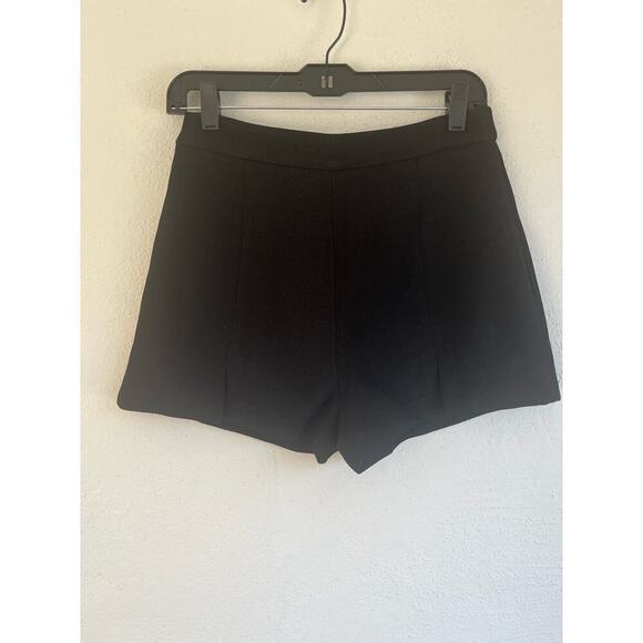 After Market Woman Black Front Cutout Short, Size Medium - Picture 4 of 8